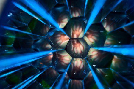 Foto de Caleidoscopio vibrante Ver en Arte Abstracto, Iluminando patrones geométricos de Fort Wayne, Indiana - Imagen libre de derechos
