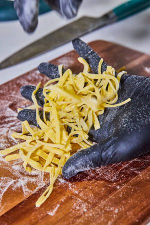 Handgemachte Tagliatelle Pasta in der Küche von Fort Wayne, Indiana - ein kulinarisches Erlebnis