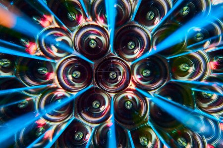Téléchargez les photos : Kaléidoscope en verre psychédélique d'une expérience de lentille en Indiana - Transformer le verre quotidien en un art abstrait éblouissant - en image libre de droit