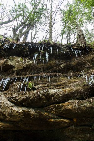 Téléchargez les photos : Icicles, Grotte Old Man's, Hocking Hills State Park, Ohio - en image libre de droit