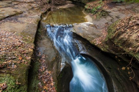 Bañera del Diablo, Cueva del Viejo, Parque Estatal Hocking Hills, Ohio