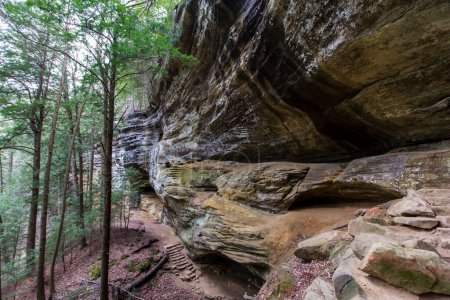 Téléchargez les photos : Vue à Old Man's Cave, Hocking Hills State Park, Ohio - en image libre de droit