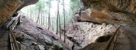 Téléchargez les photos : Grotte Whispering, Hocking Hills State Park, Ohio - en image libre de droit