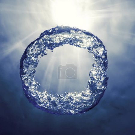 Anneau à bulles Sous l'eau monte vers le soleil