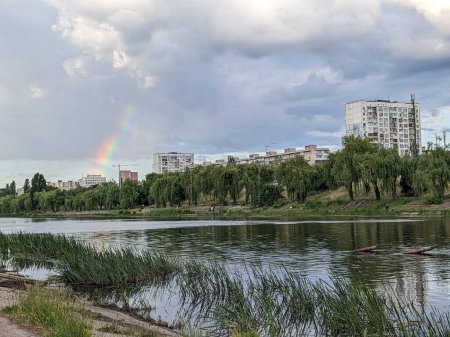 Foto de Hermosa vista del distrito de Rusanovka en Kiev - Imagen libre de derechos