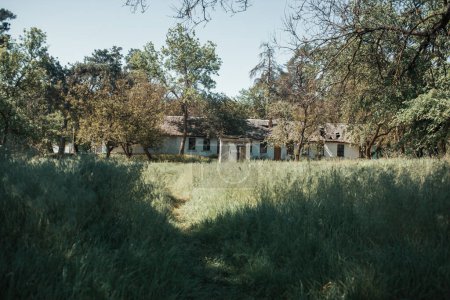Téléchargez les photos : Maison abandonnée à Cherkasy, Ukraine - en image libre de droit