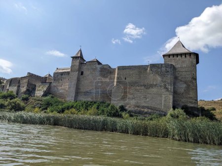 Foto de Fortaleza de Khotyn en la orilla del río Dniester, Khotyn, Ucrania, Europa - Imagen libre de derechos