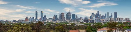 Foto de Melbourne, Victoria / Australia - 11/03/2019 Melbourne city panorama view. - Imagen libre de derechos