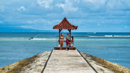 Téléchargez les photos : Tanjung Benoa, Bali - Indonésie 10-29-2022. Tanjung Benoa une station balinaise de vacances pour le sport et les loisirs. - en image libre de droit