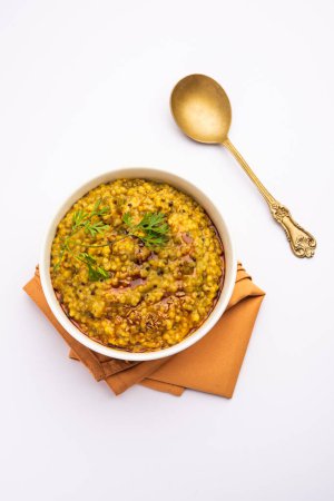Foto de Millet Khichdi or bajra khichadi is a one pot healthy and protein rich gluten-free Indian meal - Imagen libre de derechos