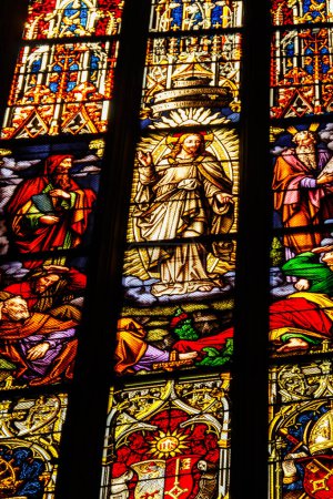 Foto de Vidriera en la Catedral de San Pedro, Ginebra, Suiza - Imagen libre de derechos