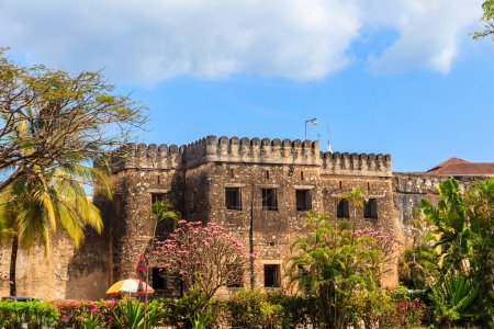 Foto de Old Fort, también conocido como Arab Fort es una fortificación ubicada en Stone Town en Zanzíbar, Tanzania. - Imagen libre de derechos