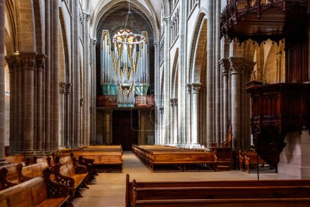 Téléchargez les photos : Intérieur de la cathédrale Saint-Pierre, Genève, Suisse - en image libre de droit