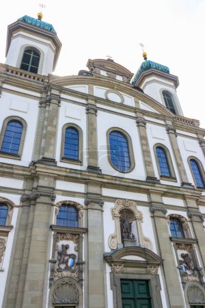 Fassade der Jesuitenkirche in Luzern, Schweiz