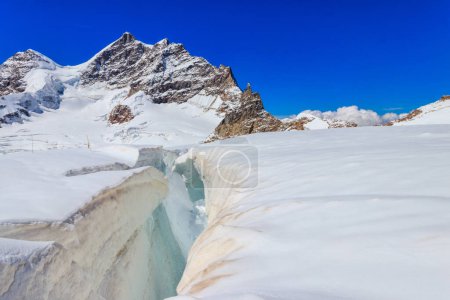 Téléchargez les photos : Crevasse à proximité Jungfraujoch en Oberland Bernois, Suisse - en image libre de droit