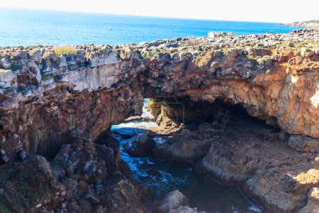 Boca do Inferno (Hell's Mouth) est une formation rocheuse unique au bord de l'océan à Cascais, Portugal