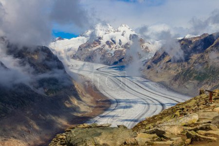 Vista panorámica del Gran Glaciar Aletsch en el cantón del Valais, Suiza