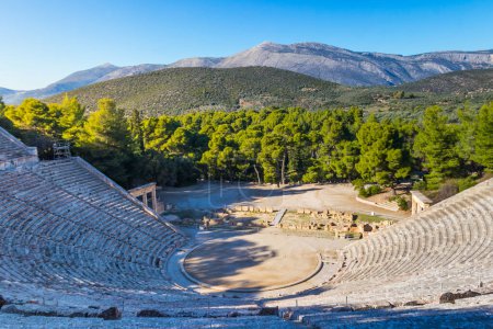 Antiguo Teatro de Epidauro es un teatro en la ciudad griega de Epidauro, situado en el extremo sureste del santuario dedicado al antiguo Dios griego de la medicina, Asclepio en el Peloponeso, Grecia