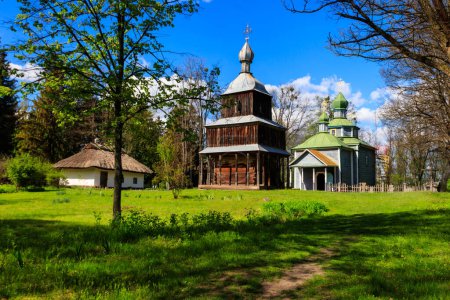 Vue du musée en plein air d'architecture folklorique et des voies folkloriques du Moyen-Naddnipryanschina à Pereyaslav, Ukraine
