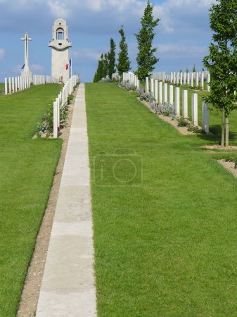 Téléchargez les photos : The Australian National Memorial at Villers Bretoneux that commemorates the more than 10,000 Australian servicemen who have no known grave. - en image libre de droit