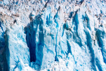 Téléchargez les photos : Vue rapprochée des sphères de glace sur le glacier South Sawyer près de Juneau, en Alaska, situé dans le fjord Tracy Arm. - en image libre de droit