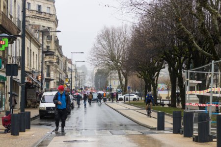 Téléchargez les photos : Périgueux, France, 11 mars 2023 : Photographie de rue - en image libre de droit