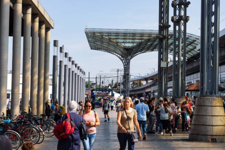 Téléchargez les photos : Koln, Allemagne juillet 2022 - Paysage de la ville et des rues - en image libre de droit