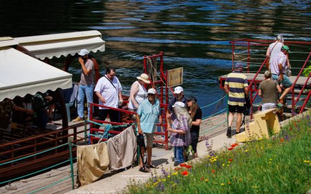 Téléchargez les photos : Dordogne, France 11 juin 2023 : Découvrez les charmes de la Dordogne à travers le tourisme immersif - en image libre de droit