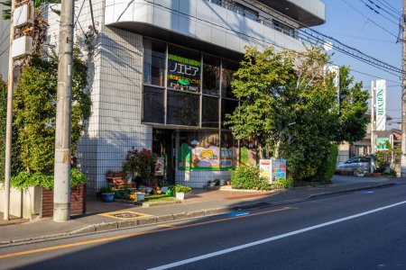 Téléchargez les photos : Tokyo, Japon, 3 novembre 2023 : Vitrine du Peanuts Cafe à Tokyo - en image libre de droit