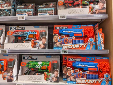 Téléchargez les photos : France, 26 Avril 2024 : Array of X-Shot toy guns on retail store shelves. - en image libre de droit