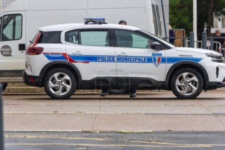 Téléchargez les photos : France, 22, mai 2024 : Voiture municipale de police à Périgueux - en image libre de droit