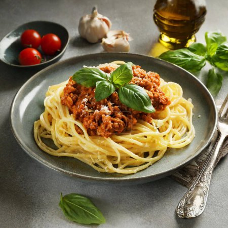 Foto de Fresco sabroso italiano spaghetti boloñesa en el plato. Ilustración generativa IA - Imagen libre de derechos
