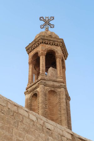 Téléchargez les photos : Le clocher de l'église Mor Smuni, Kilisesi, église syriaque orthodoxe à Mardin, Turquie 2022 - en image libre de droit