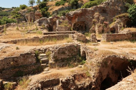 Téléchargez les photos : La grotte des Sept Dormeurs à Selcuk, près d'Ephèse, Turquie 2022 - en image libre de droit