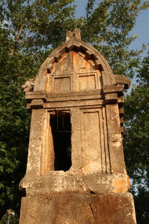 Téléchargez les photos : Sarcophage des Lions, Tombeau Lycien dans la vieille ville de Kas, Turquie 2022 - en image libre de droit