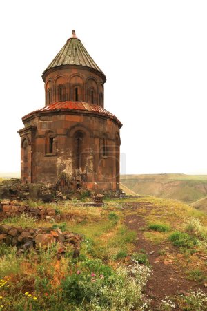 Téléchargez les photos : La belle église de Saint Grégoire d'Abughamir, Abughamrens, Abughamrents sur l'ancien site d'Ani, une ville arménienne abandonnée en ruine, près de Kars, Turquie 2022 - en image libre de droit