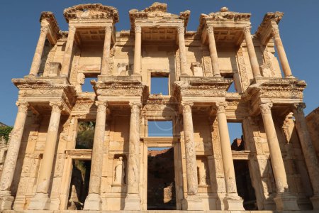 Téléchargez les photos : La façade élaborée de la Bibliothèque de Celsus à Ephèse, Selcuk, Turquie 2022 - en image libre de droit