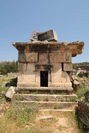 Das Grab 114, Grab der Flüche in der nördlichen Nekropole der antiken Stätte Hierapolis, Pamukkale, Denizli, Türkei 2022