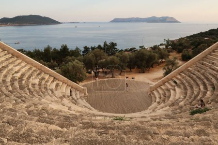 Das antiphellos Theater in der Küstenstadt Kas, Türkei 2022