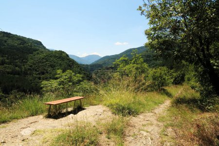 Little bench on the hiking trail between Asen's, Asens Fortress and the Bachkovo Monastery inviting to take a break, near Plovdiv, Plowdiw, Bulgaria 2022
