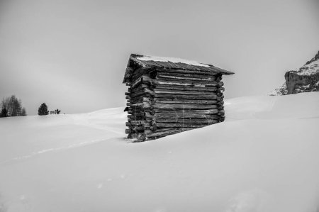 Foto de Pintoresca toma de nieve La Val, Alta Val Badia, Tirol del Sur. Italia - Imagen libre de derechos