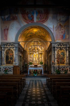 Foto de El Santuario de Castelmonte vista interior. Cividale del Friuli - Imagen libre de derechos