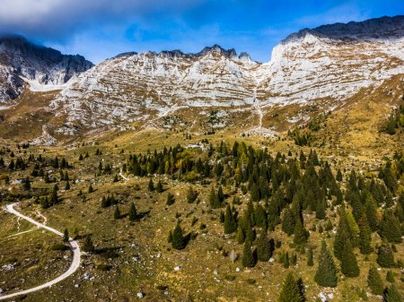 Blick auf das Val Raccolana Tal und Montasio, Nordosten Italiens