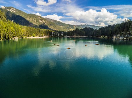 Foto de Dolomitas de ensueño. Reflexiones sobre el lago Braies. - Imagen libre de derechos