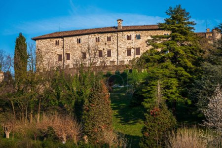 Foto de Hermosa vista del complejo del Castillo de Arcano en Italia - Imagen libre de derechos