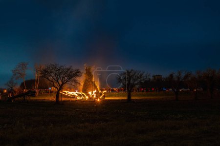 Brauchtumsfeuer am Dreikönigstag im Friaul