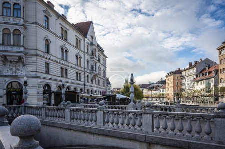 Téléchargez les photos : Slovénie, Ljubljana - 27 décembre 2022 : plan panoramique de la vieille ville de Ljubljana, capitale de la Slovénie - en image libre de droit