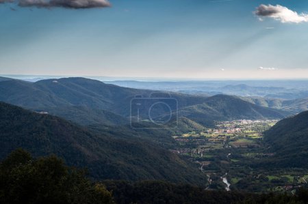 Téléchargez les photos : Panorama de la belle nature de la vallée de Natisone, Italie - en image libre de droit