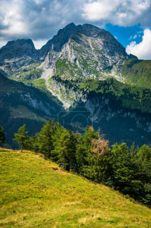 Téléchargez les photos : Montagnes de Casera Lavareit Carnia - en image libre de droit