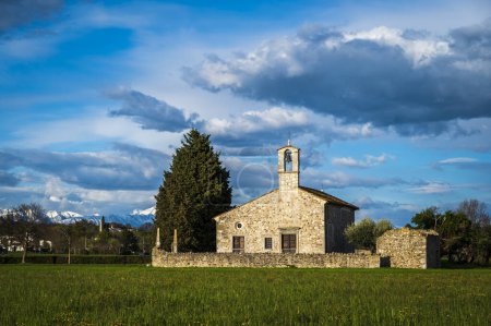 Téléchargez les photos : Église de San Vito di Fagagna - en image libre de droit